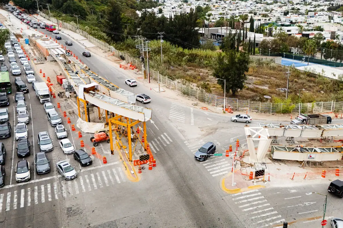 Nodo Vial Av. Patria y Av. Universidad