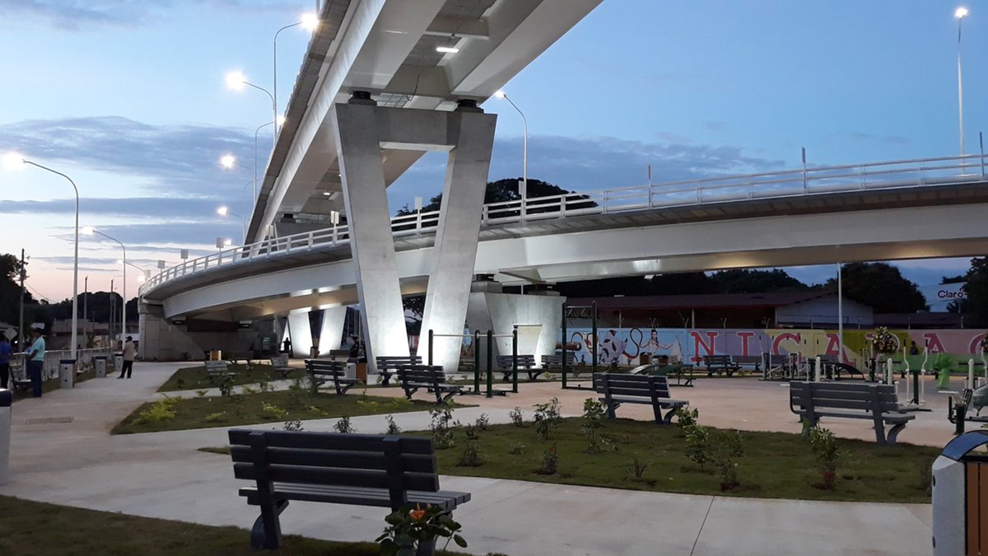 Puentes Vehiculares "Piedrecitas y 7 Sur"